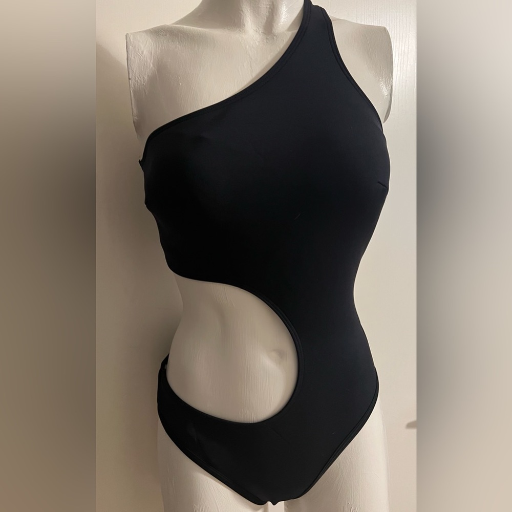Bondi born One piece bikini